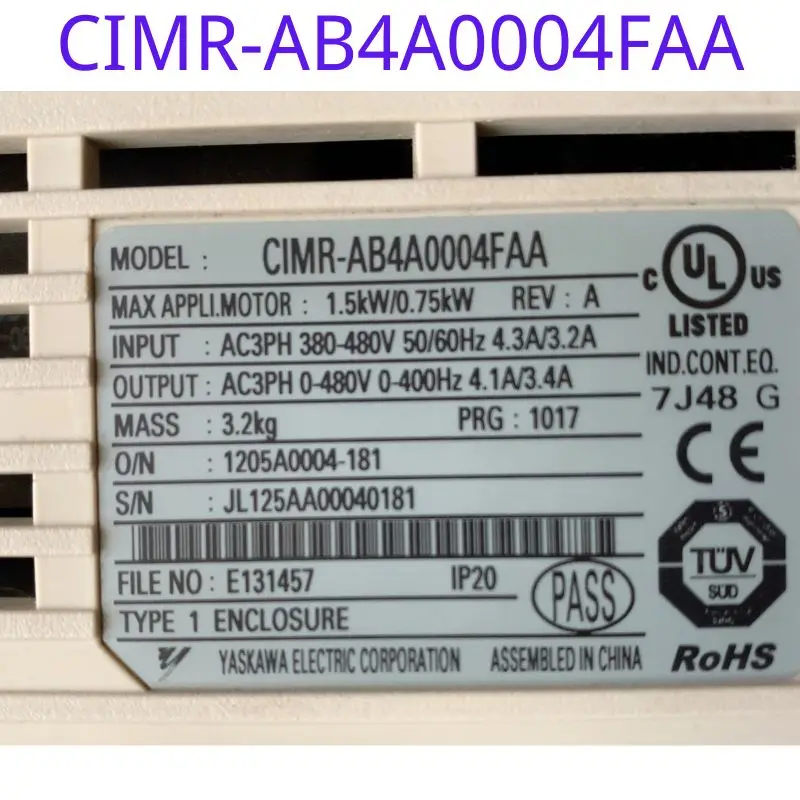 Folosit convertizor de frecvență A1000 serie CIMR-AB4A0004FAA 0.75 KW 1.5 KW testare funcțională intact . ' - ' . 1
