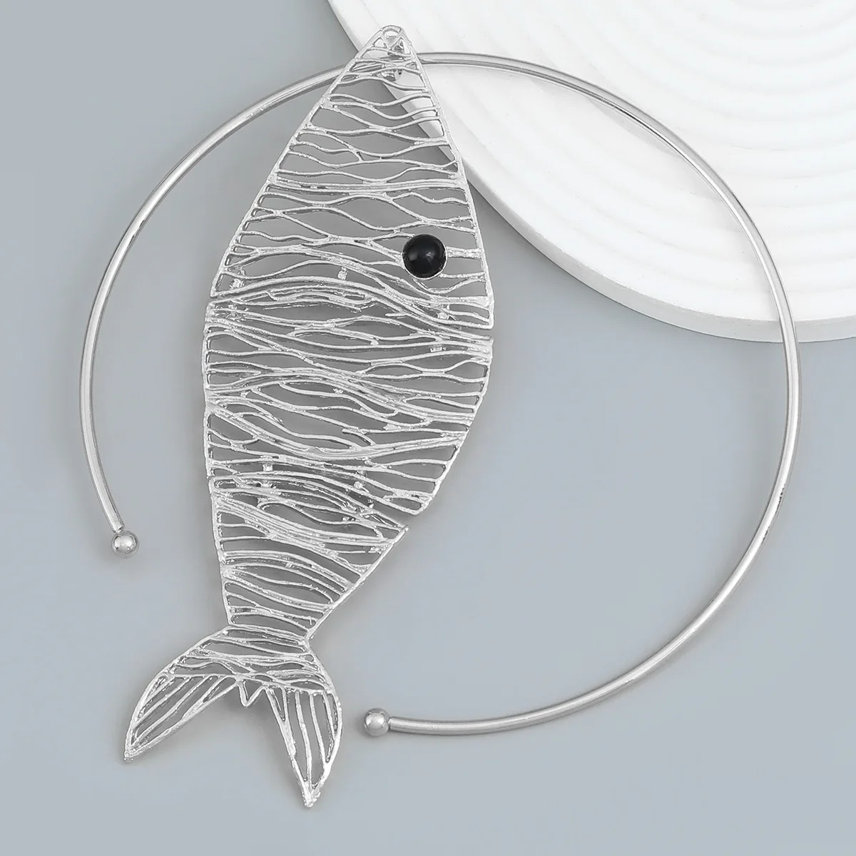 Noul Europene și Americane în formă de pește doamnelor tendință de metal aliaj de pește mic pandantiv accesorii en-gros . ' - ' . 2