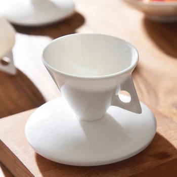 60ml Bone China Formă de Con Alb Ceașcă de Espresso Cu Farfurie Creative Personalizate de Cafea Ceasca de Ceai Set Home Office Bucătărie Drinkware